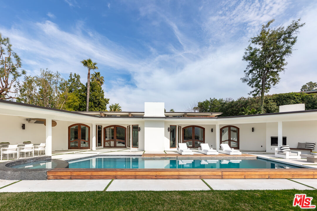 16418 Sloan Dr
