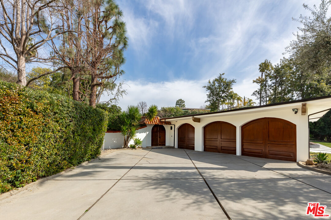 16418 Sloan Dr