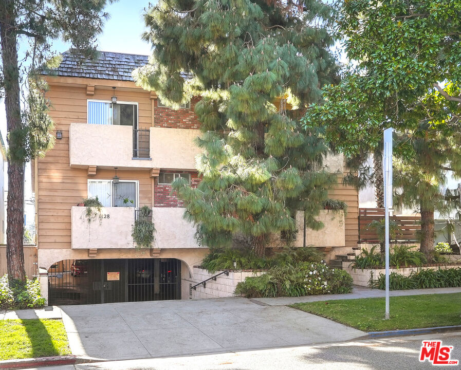 1128 11th St Unit: 210