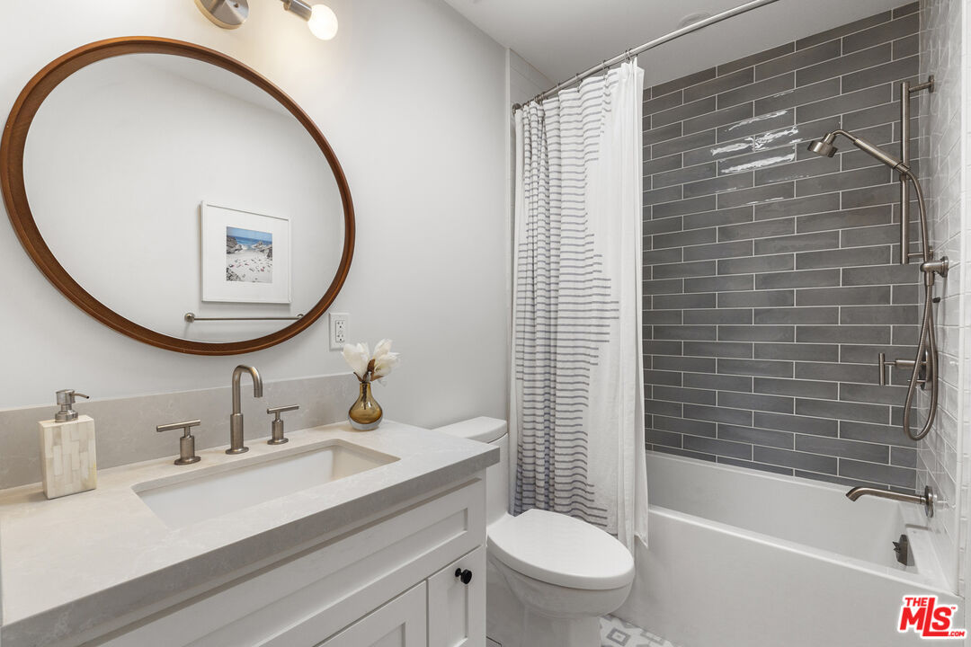 1128 11th St Unit: 210