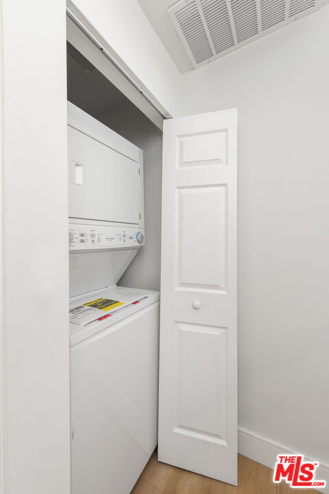 841 N Las Palmas Ave