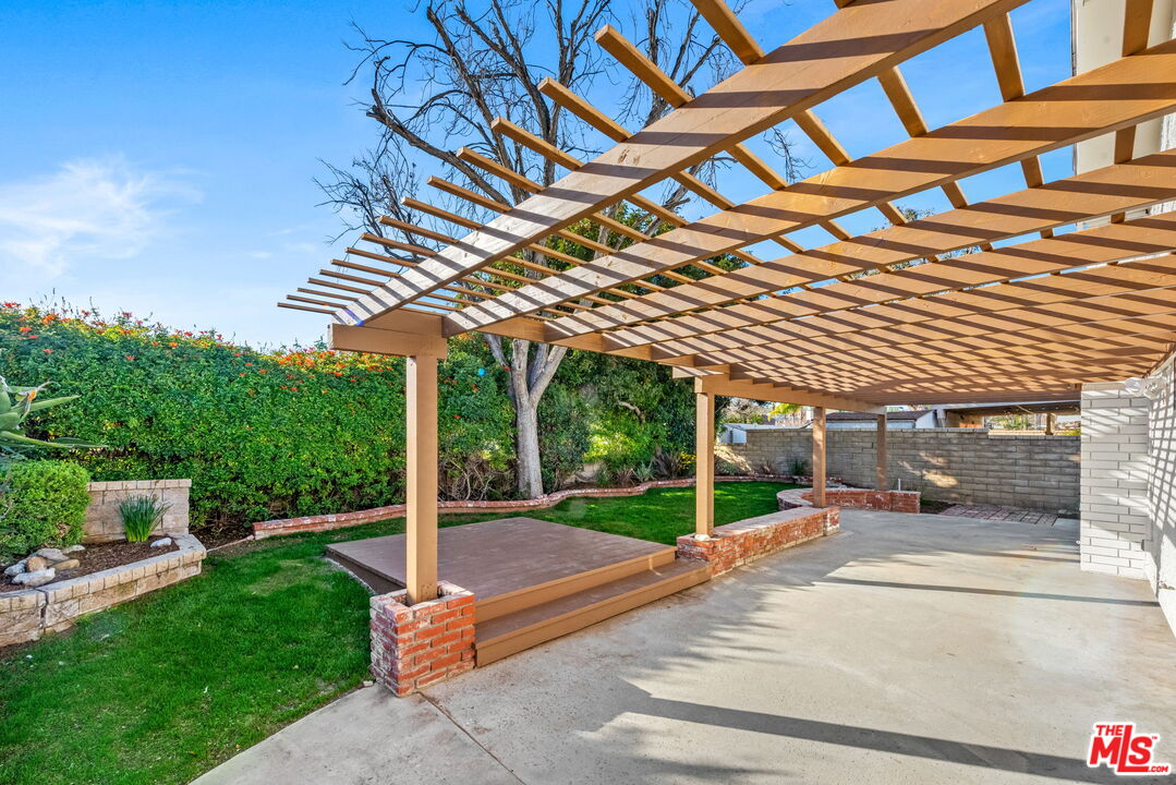 27537 Cherry Creek Dr