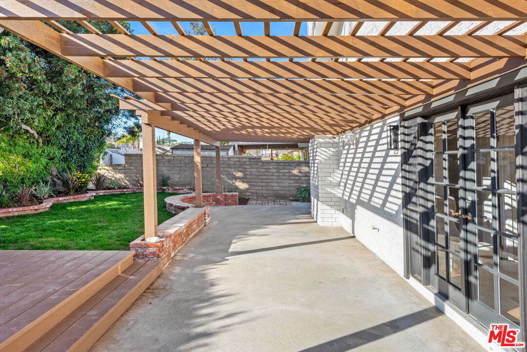 27537 Cherry Creek Dr