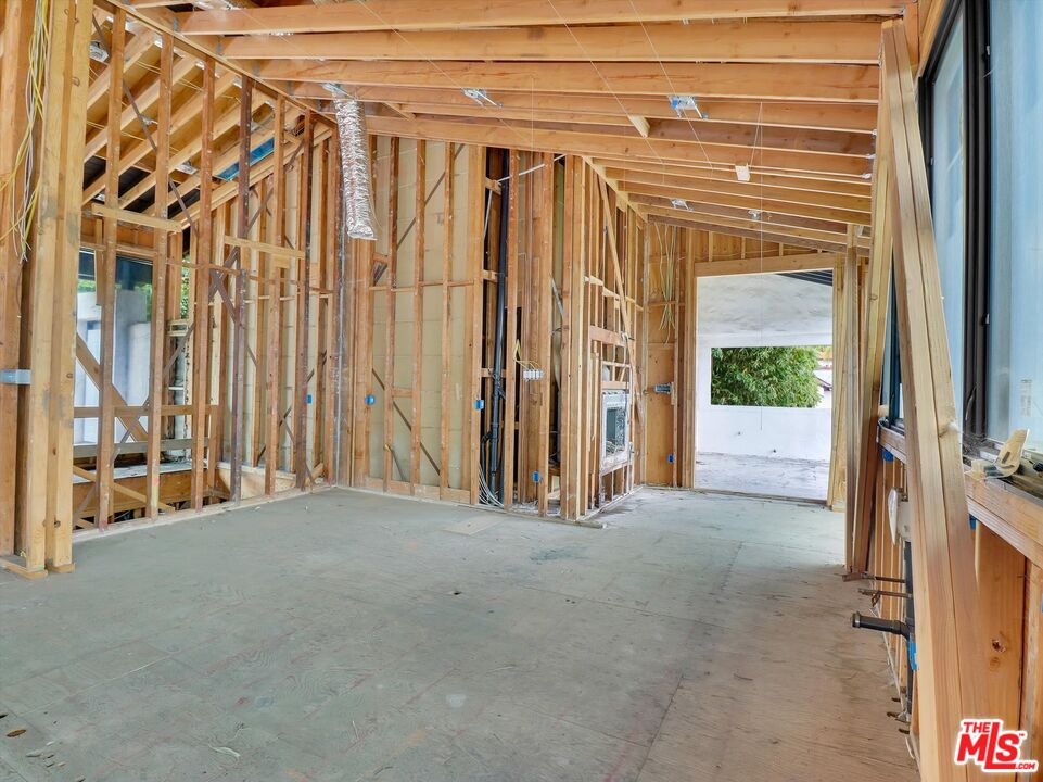 7082 La Presa Dr