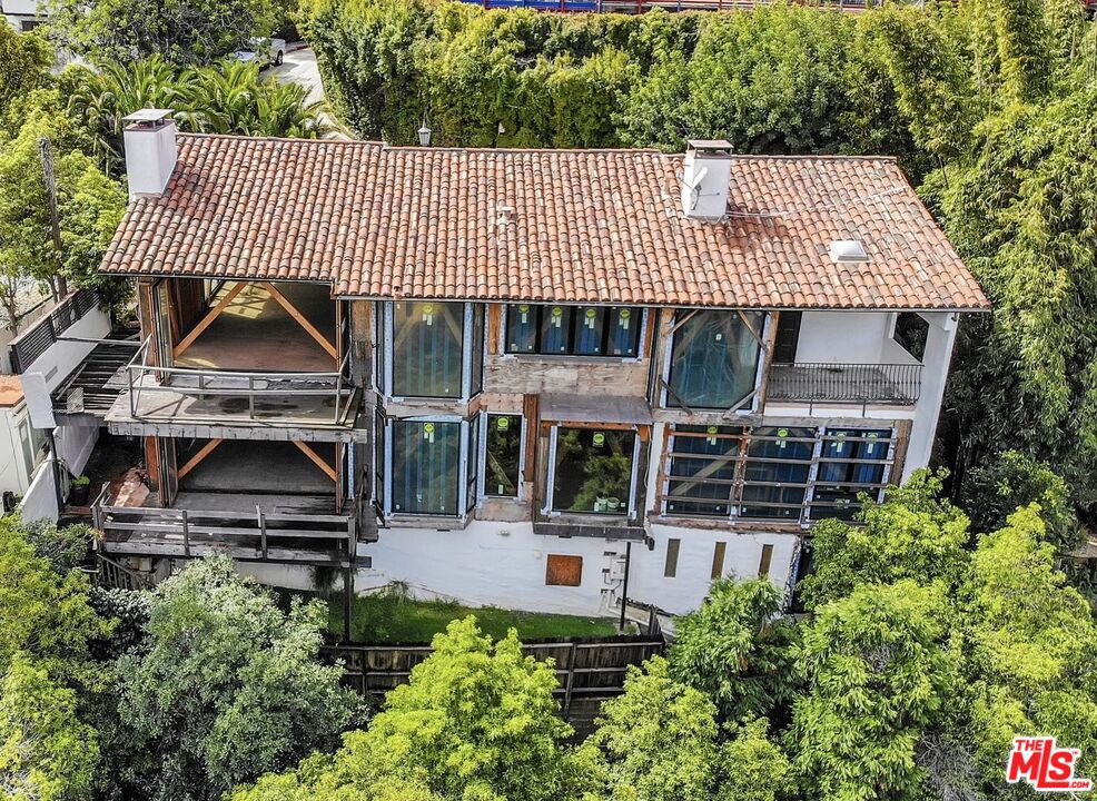 7082 La Presa Dr