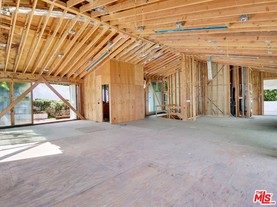 7082 La Presa Dr
