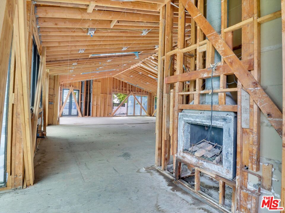 7082 La Presa Dr