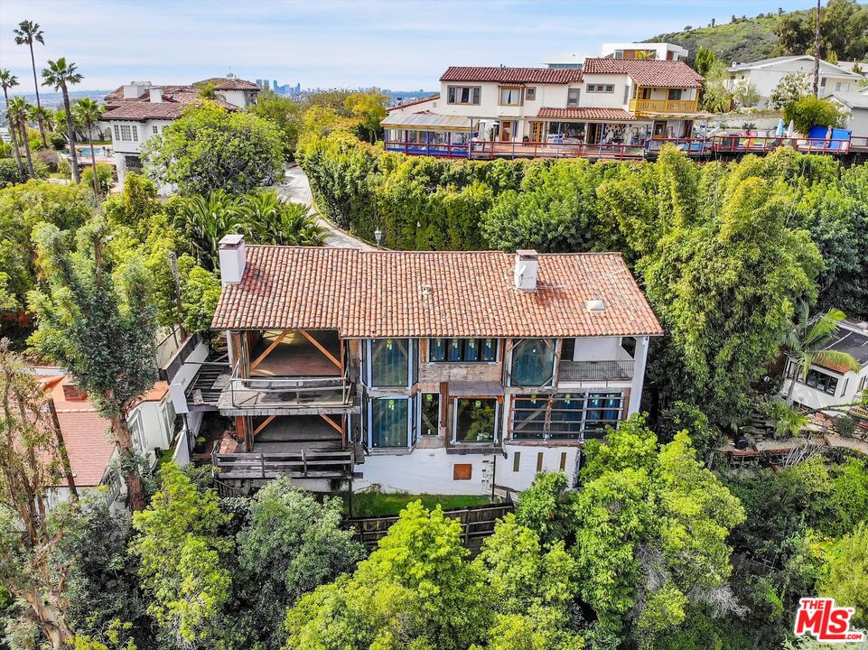 7082 La Presa Dr