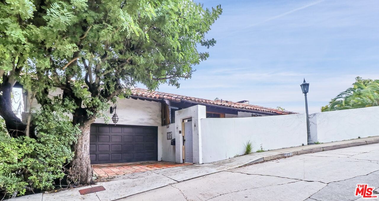 7082 La Presa Dr