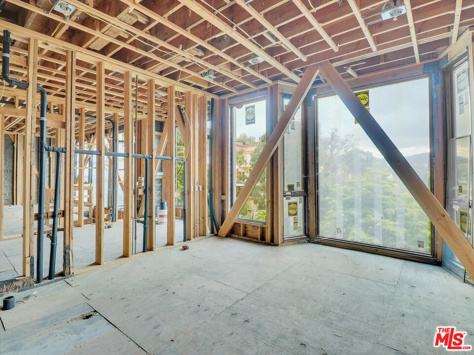 7082 La Presa Dr