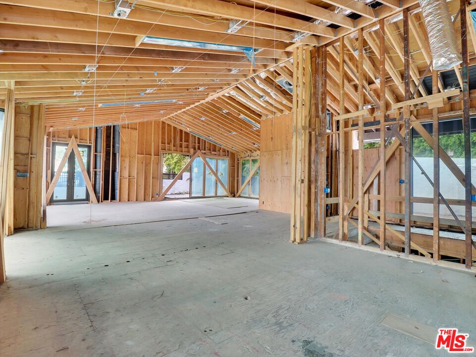 7082 La Presa Dr