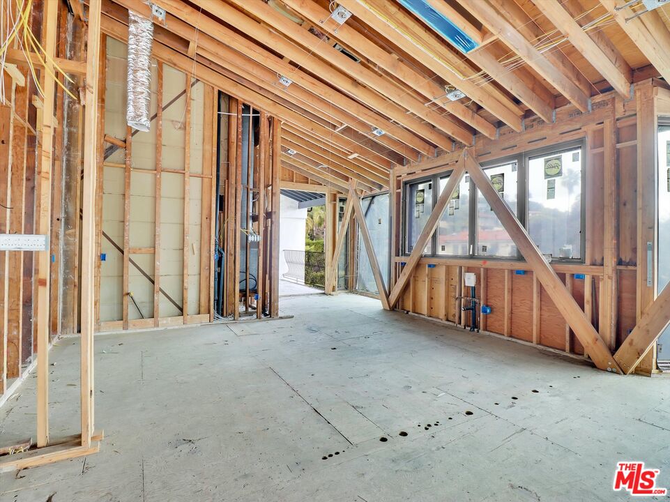 7082 La Presa Dr