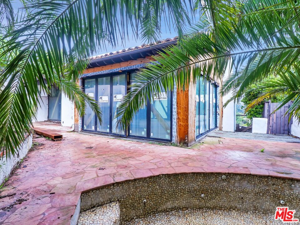 7082 La Presa Dr