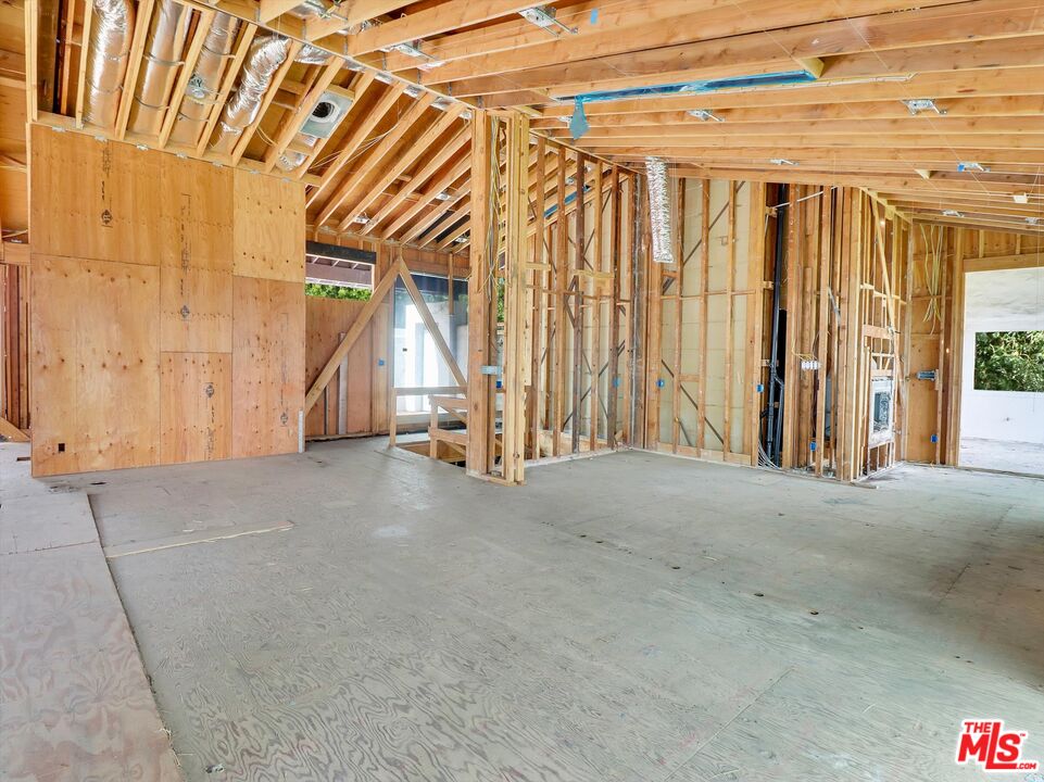 7082 La Presa Dr