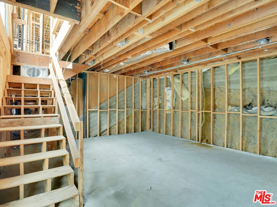 7082 La Presa Dr