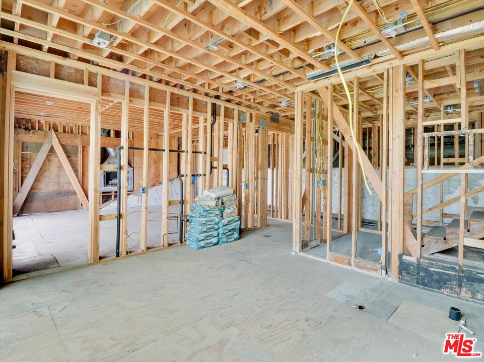 7082 La Presa Dr