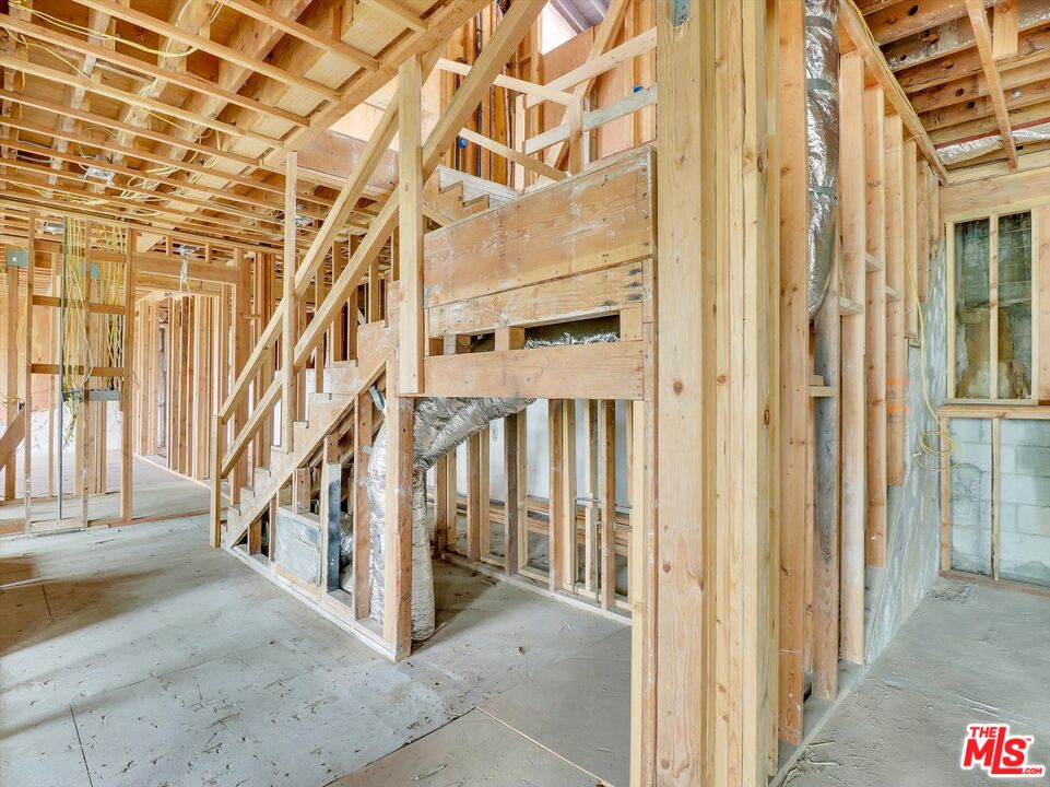 7082 La Presa Dr