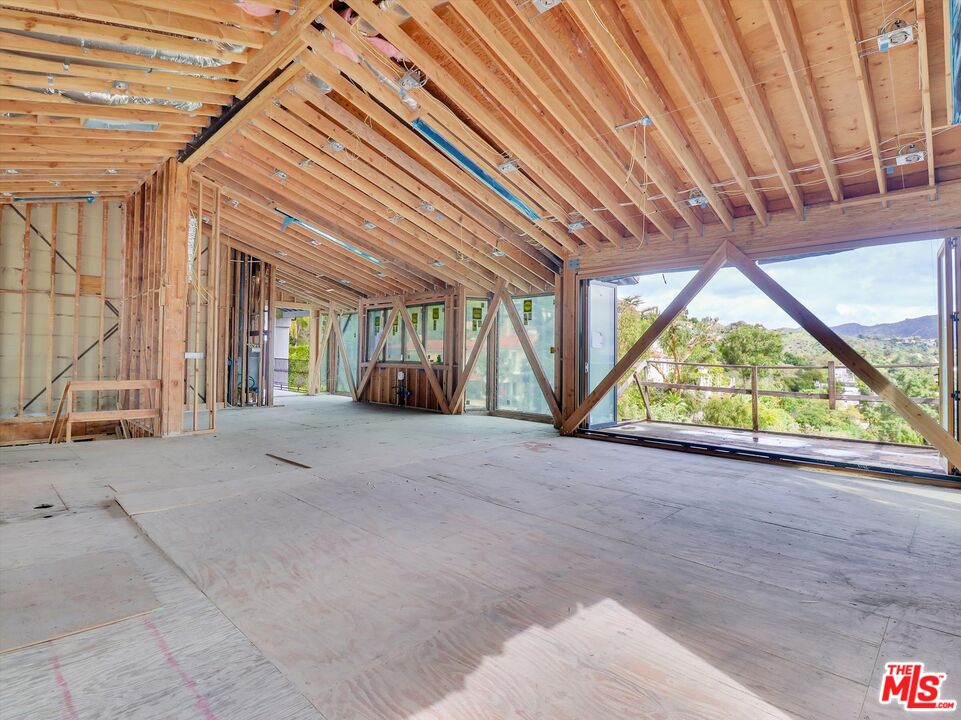 7082 La Presa Dr