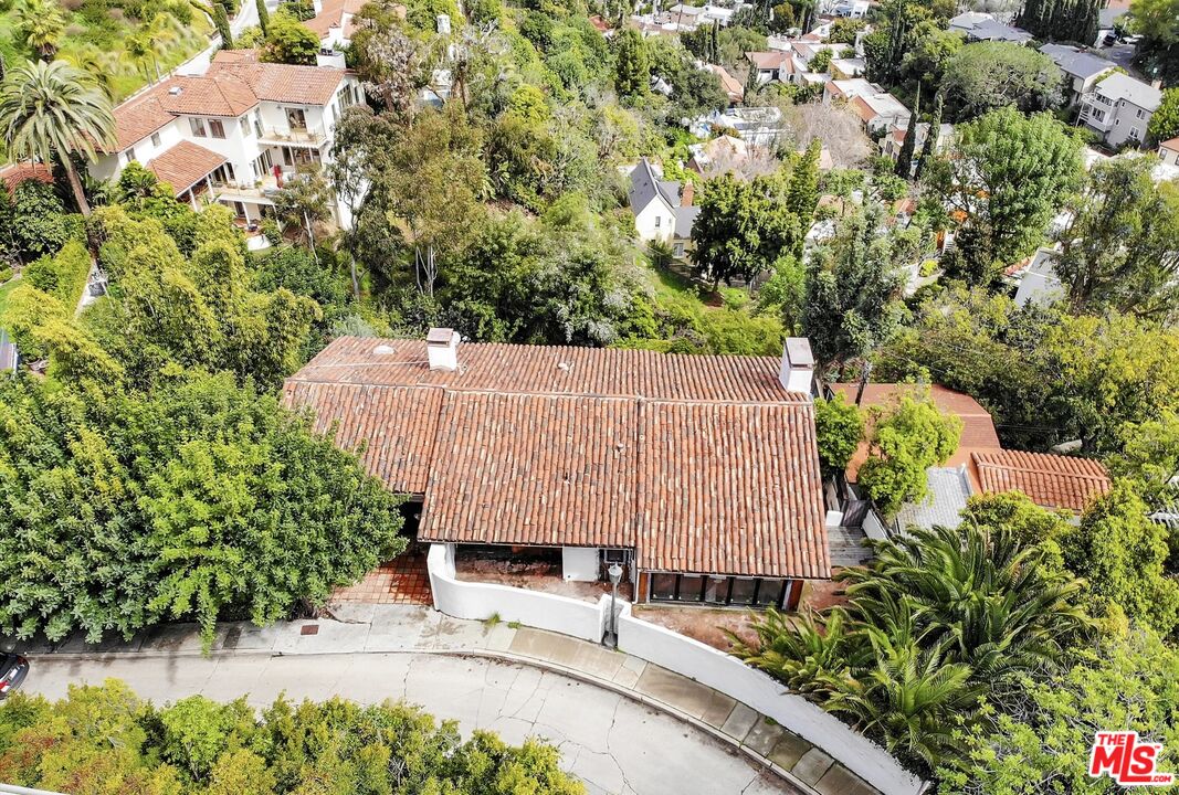 7082 La Presa Dr