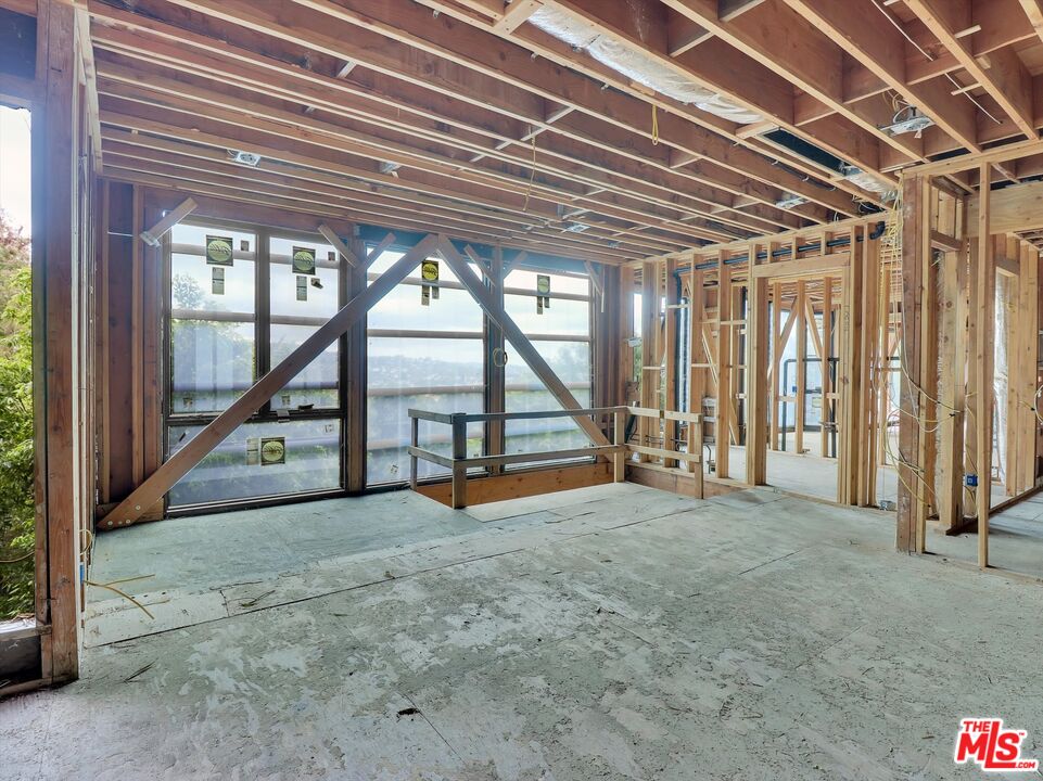 7082 La Presa Dr
