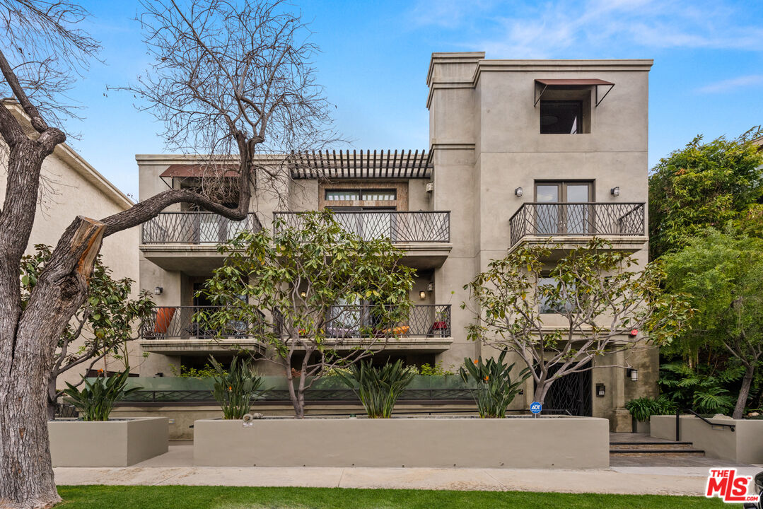 1304 Roxbury Dr Unit: 301