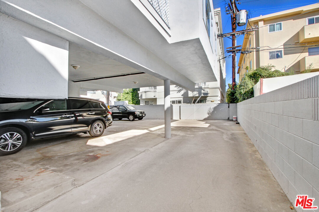 814 S Holt Ave Unit: 2