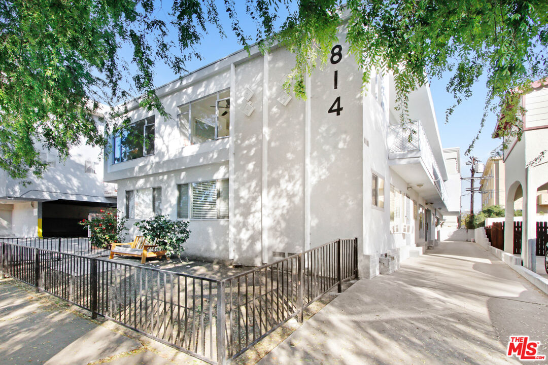 814 S Holt Ave Unit: 2