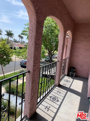 2903 SOMERSET DR Unit: 1/2