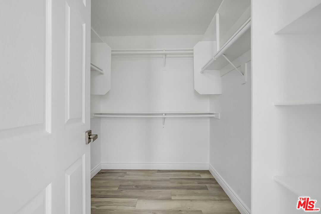 1034 S Shenandoah St Unit: 5