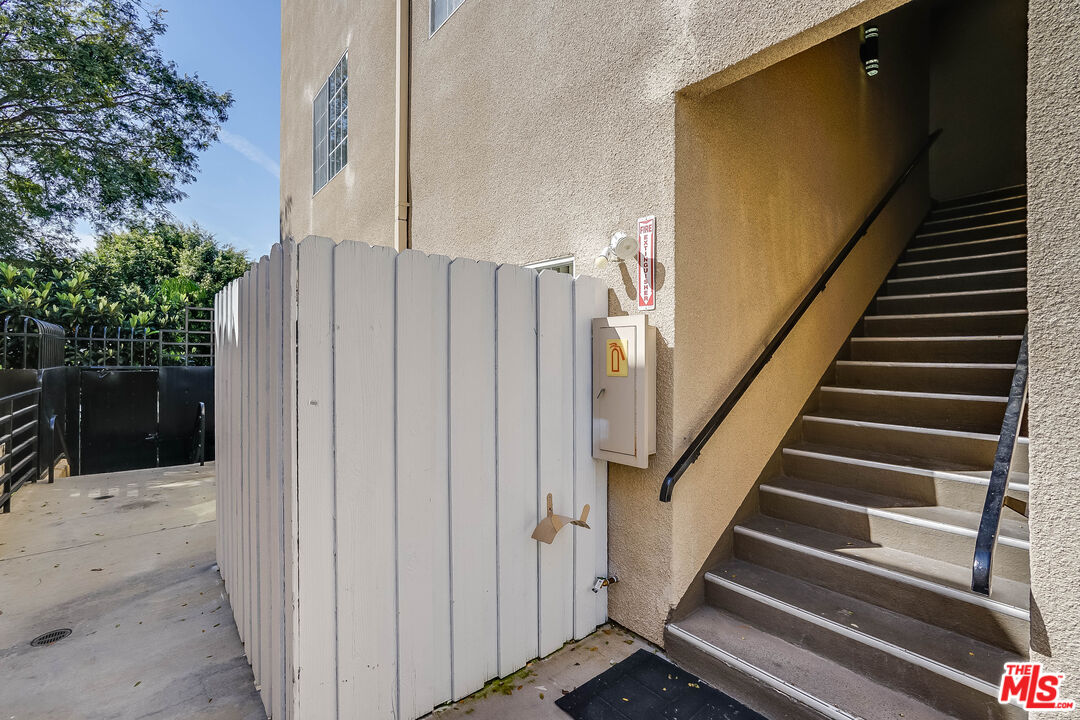 1034 S Shenandoah St Unit: 5