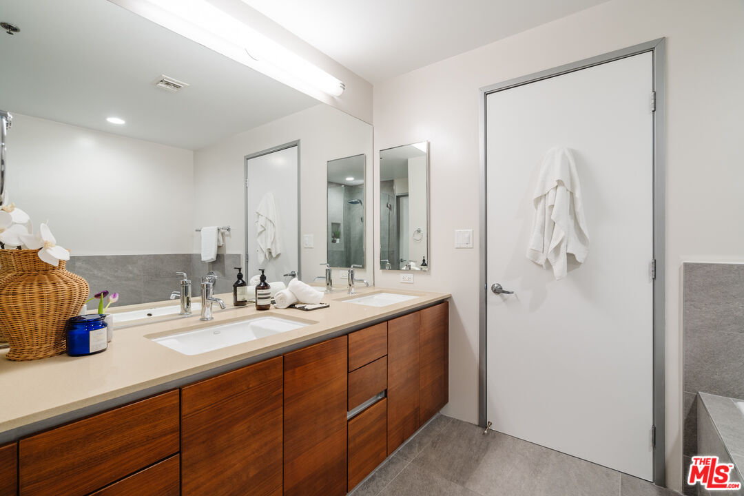 11500 Tennessee Ave Unit: 312