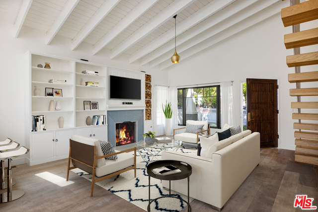 1203 N Poinsettia Pl