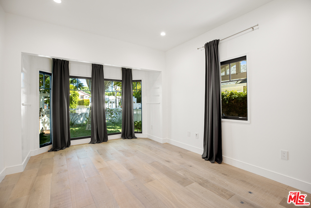 1203 N Poinsettia Pl