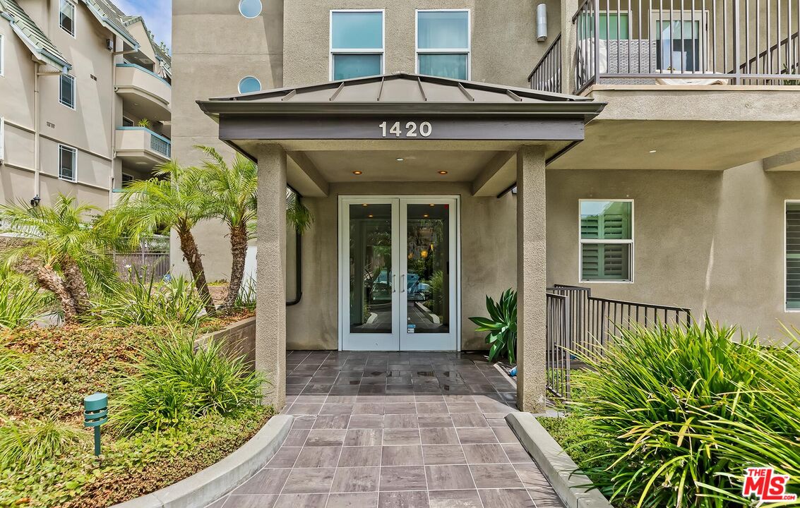 1420 N Laurel Ave Unit: 405