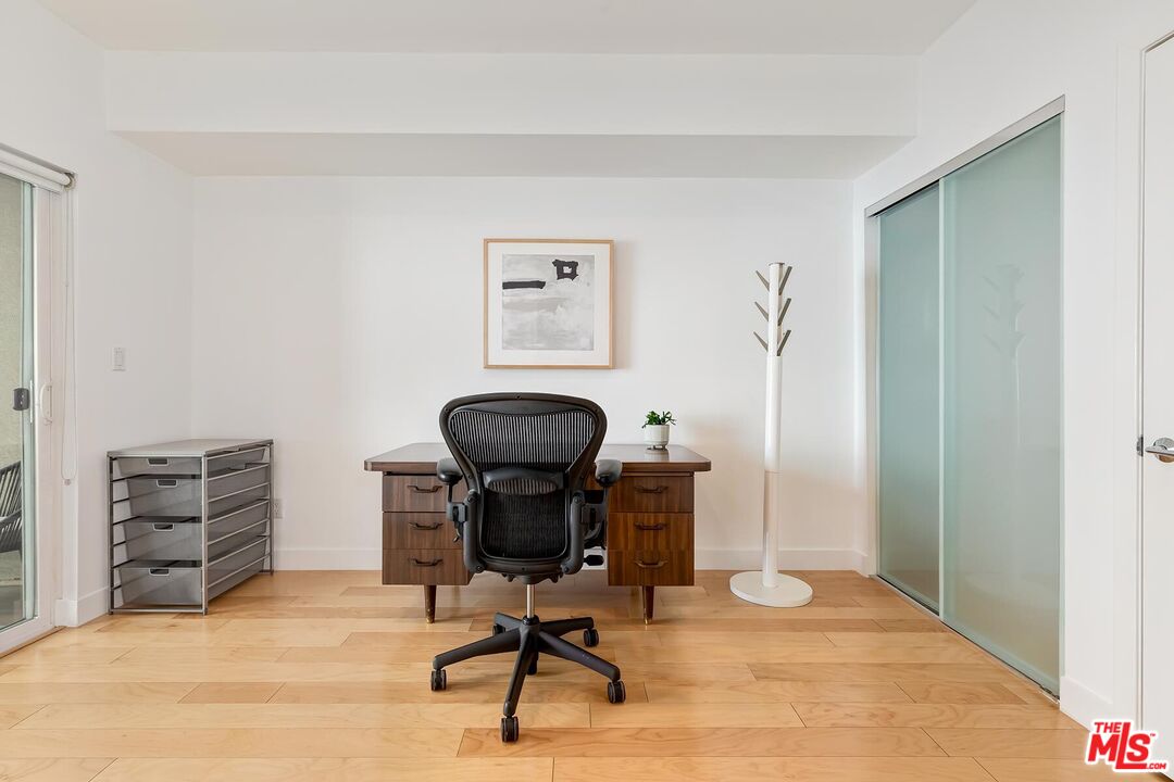 1420 N Laurel Ave Unit: 405