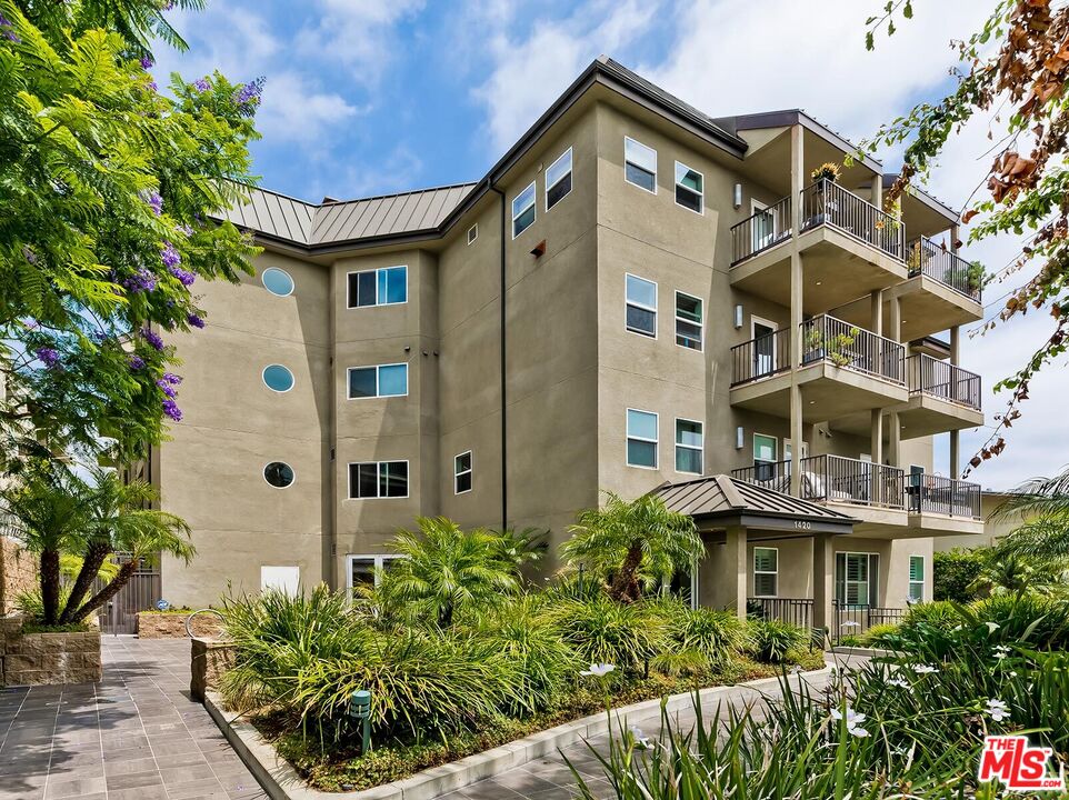 1420 N Laurel Ave Unit: 405