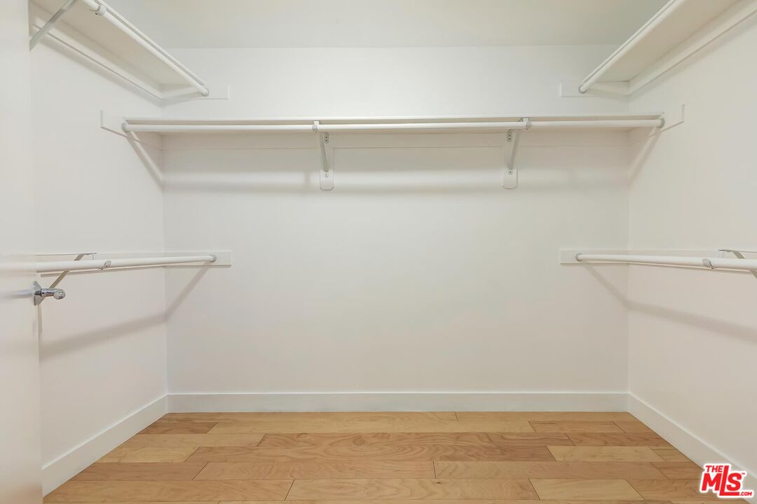 1420 N Laurel Ave Unit: 405