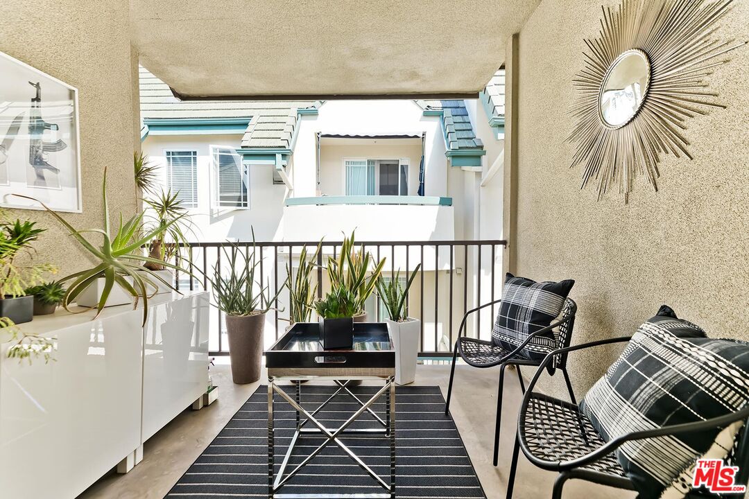 1420 N Laurel Ave Unit: 405