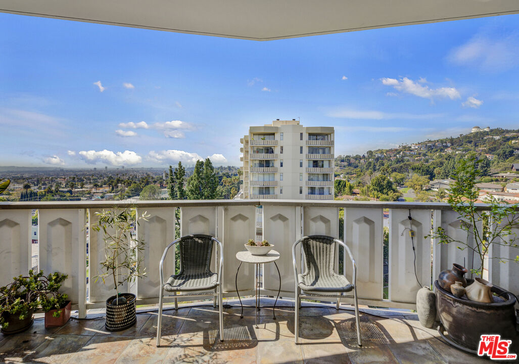 4411 Los Feliz Blvd Unit: 1101