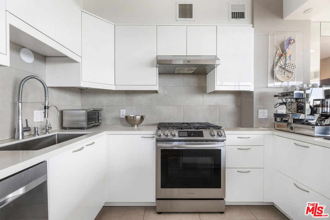 4411 Los Feliz Blvd Unit: 1101