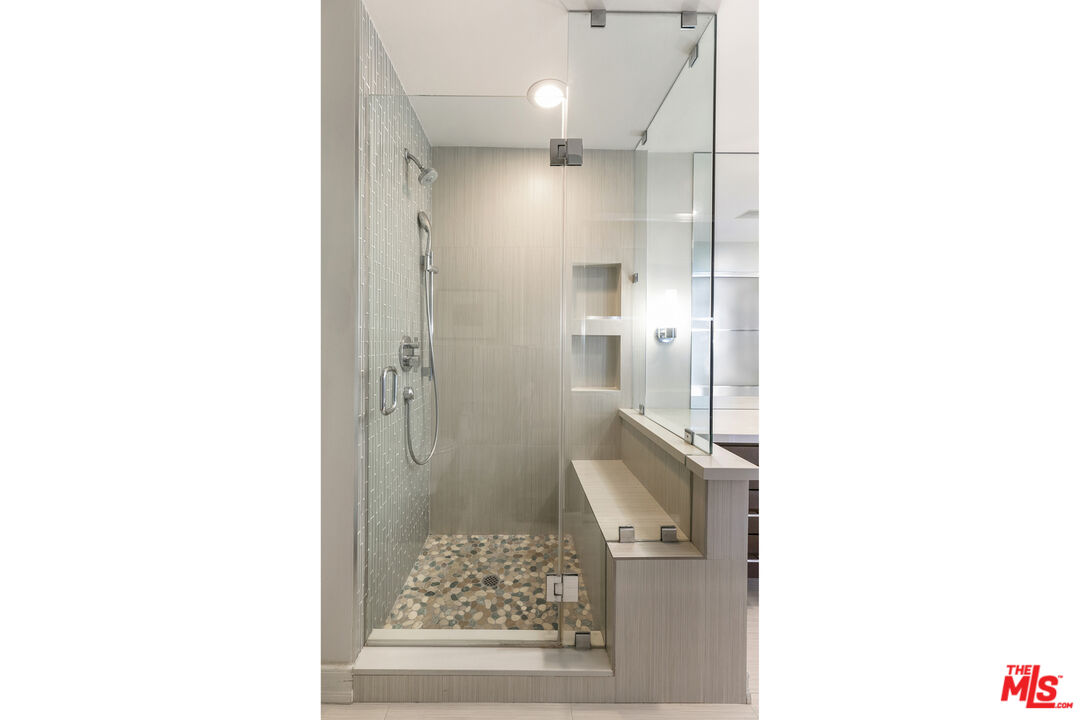 4411 Los Feliz Blvd Unit: 1101