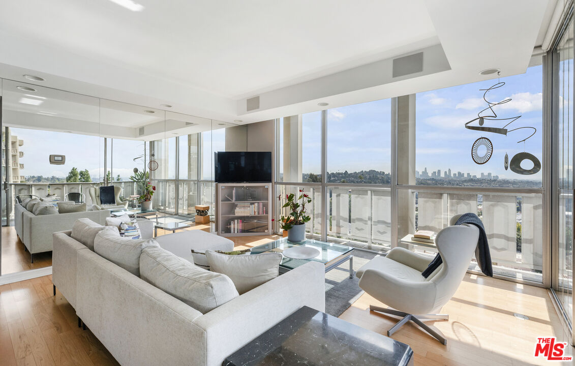 4411 Los Feliz Blvd Unit: 1101