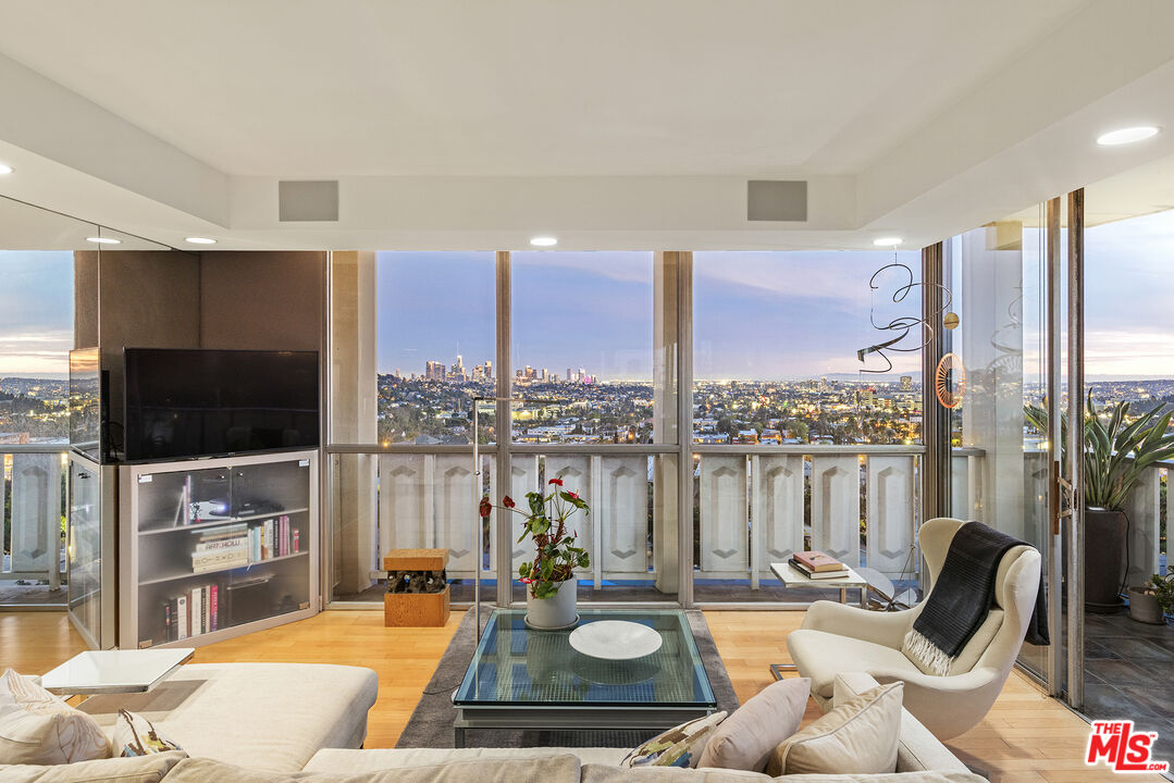 4411 Los Feliz Blvd Unit: 1101