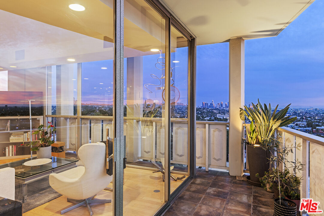 4411 Los Feliz Blvd Unit: 1101