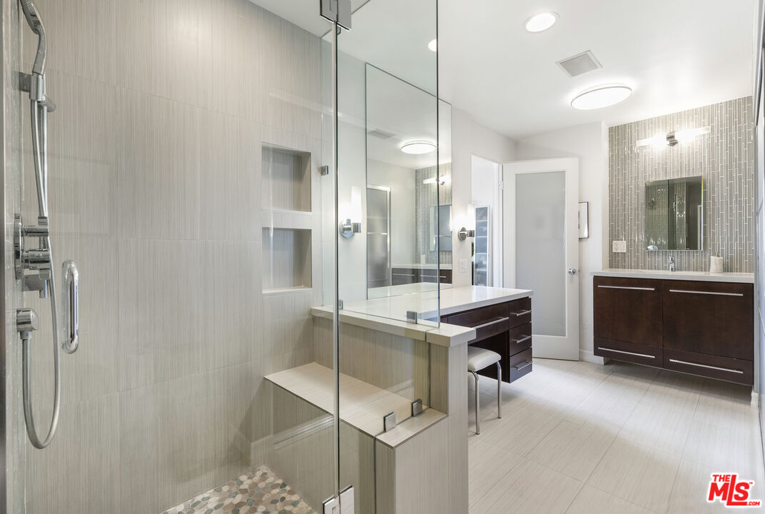 4411 Los Feliz Blvd Unit: 1101