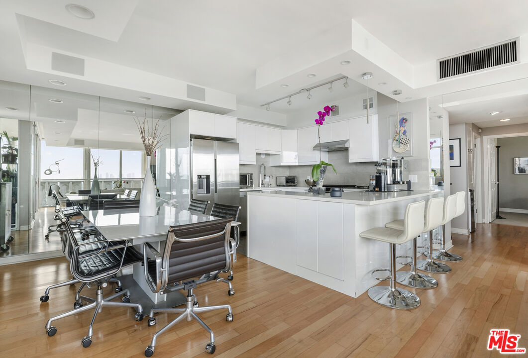 4411 Los Feliz Blvd Unit: 1101