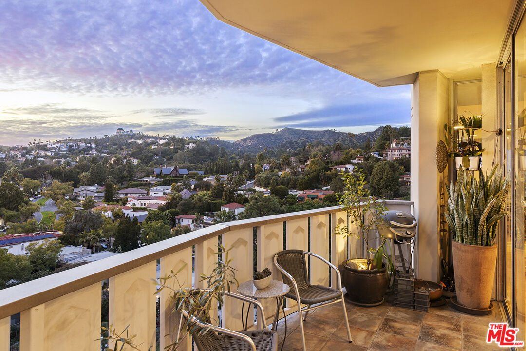 4411 Los Feliz Blvd Unit: 1101