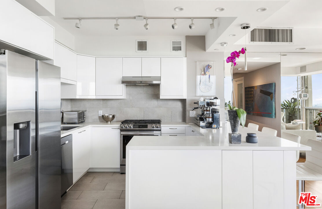 4411 Los Feliz Blvd Unit: 1101