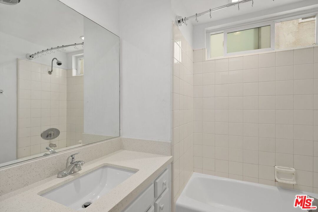 1916 PACIFIC AVE Unit: 1