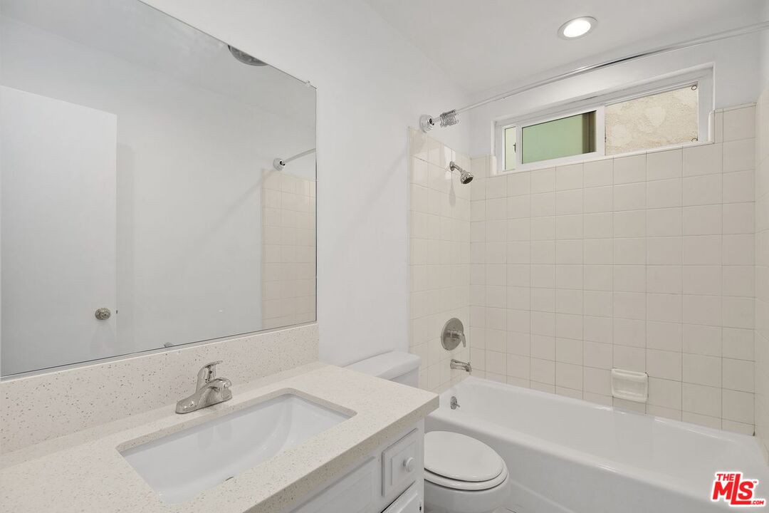 1916 PACIFIC AVE Unit: 1